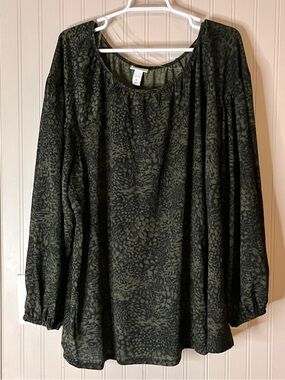 Beautiful Ava and Viv Dark Green Boho printed top sz 3X balloon sleeve